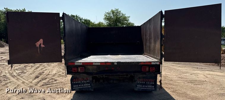 image for item ED5744 2006 Ford LCF dump truck