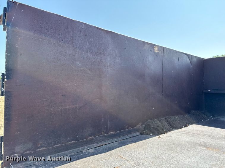 image for item ED5744 2006 Ford LCF dump truck