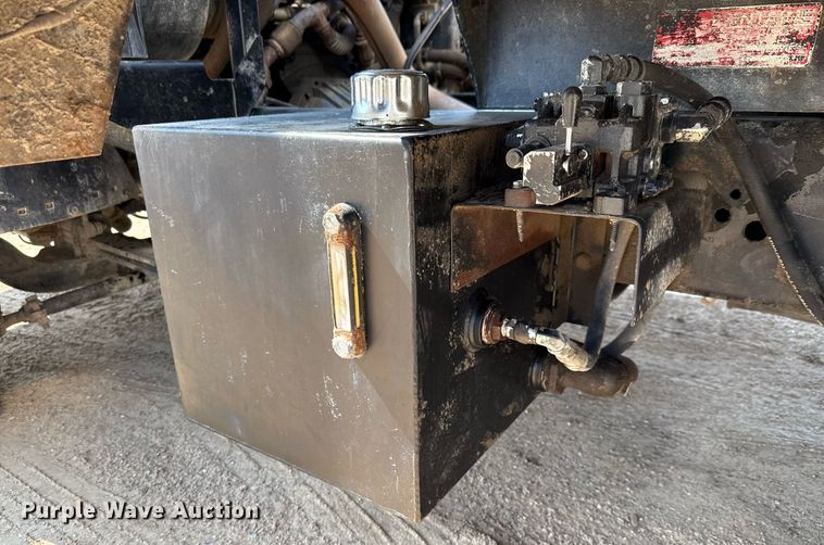 image for item ED5744 2006 Ford LCF dump truck