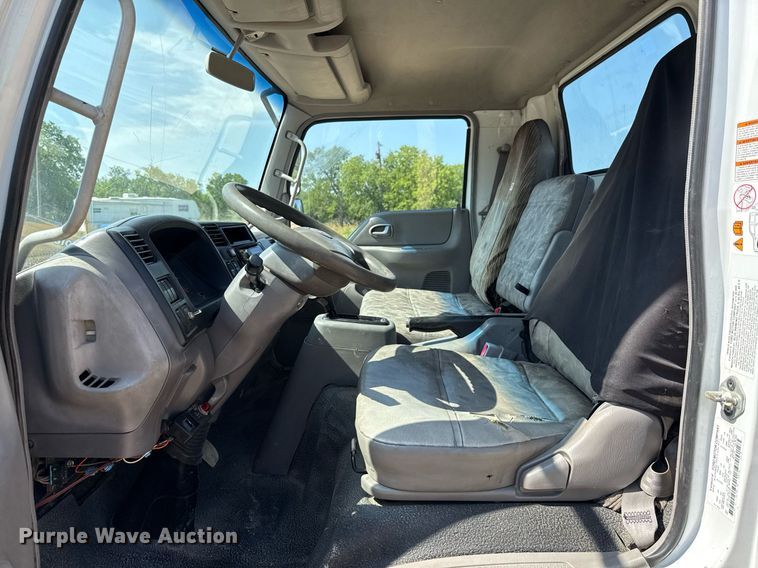 image for item ED5744 2006 Ford LCF dump truck