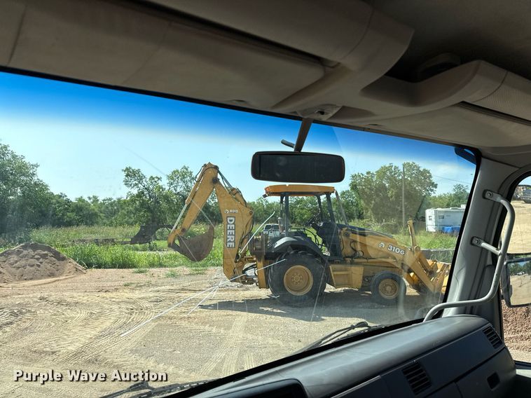 image for item ED5744 2006 Ford LCF dump truck