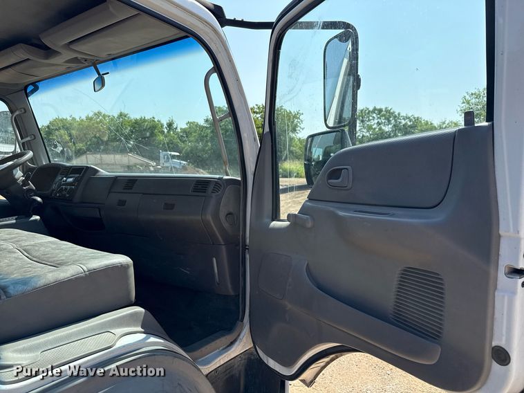 image for item ED5744 2006 Ford LCF dump truck