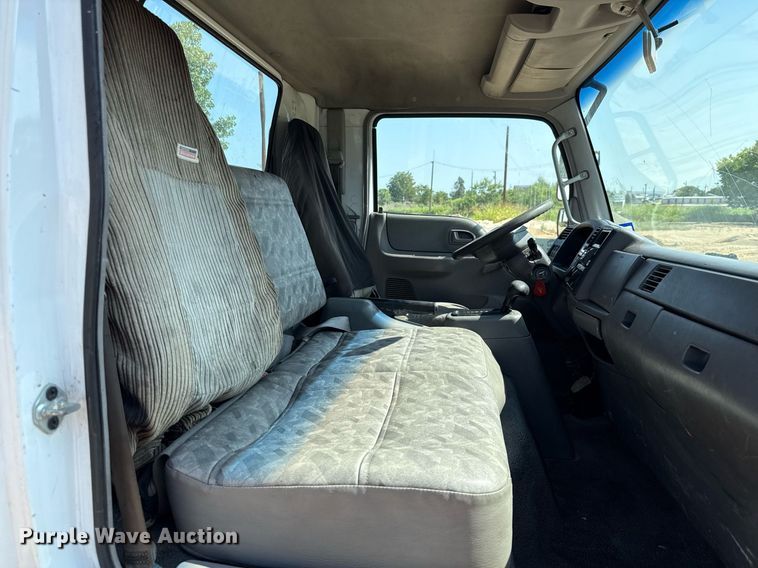 image for item ED5744 2006 Ford LCF dump truck