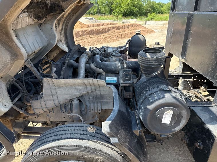 image for item ED5744 2006 Ford LCF dump truck