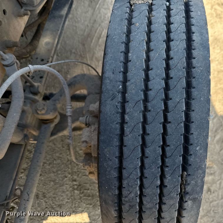 image for item ED5744 2006 Ford LCF dump truck