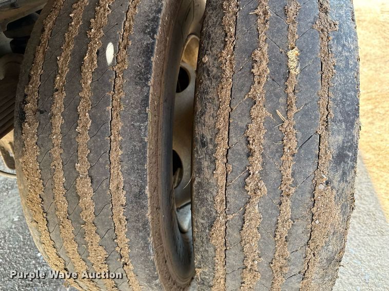 image for item ED5744 2006 Ford LCF dump truck