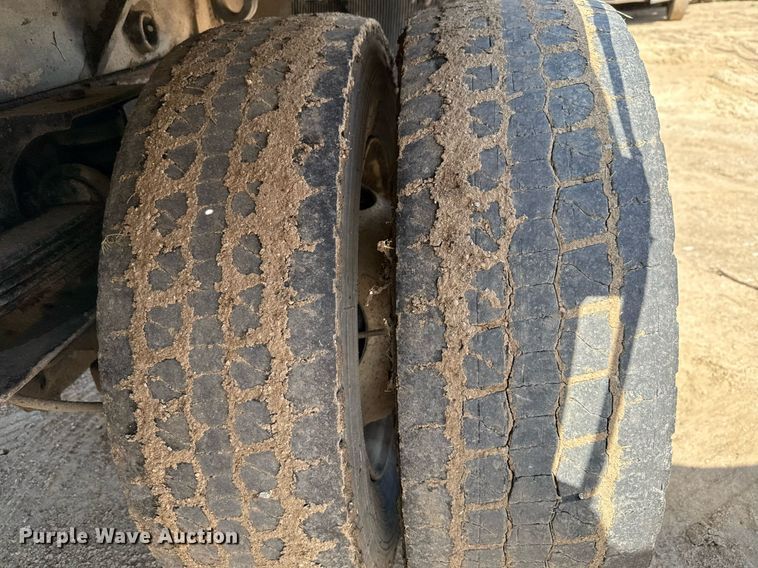 image for item ED5744 2006 Ford LCF dump truck