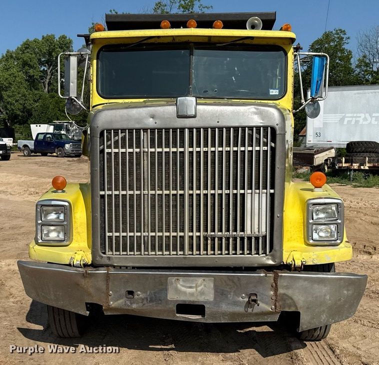 image for item ED5745 1990 International 9300 dump truck