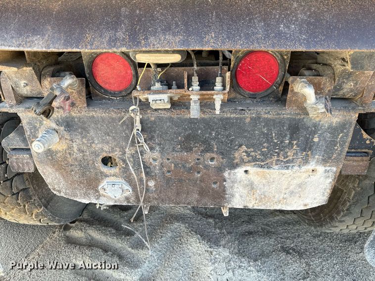 image for item ED5745 1990 International 9300 dump truck