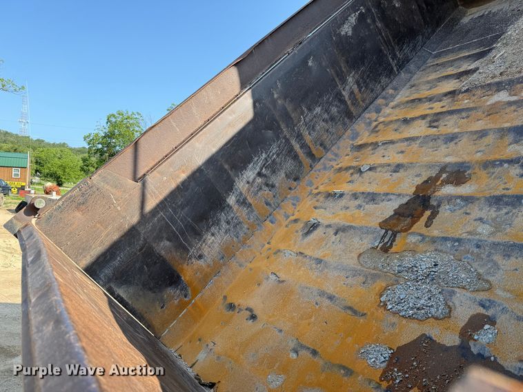 image for item ED5745 1990 International 9300 dump truck