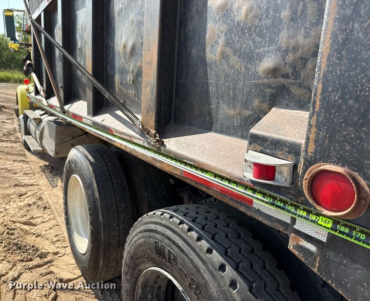 image for item ED5745 1990 International 9300 dump truck