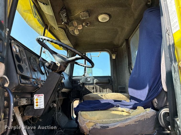 image for item ED5745 1990 International 9300 dump truck