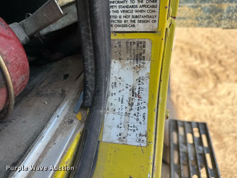 image for item ED5745 1990 International 9300 dump truck