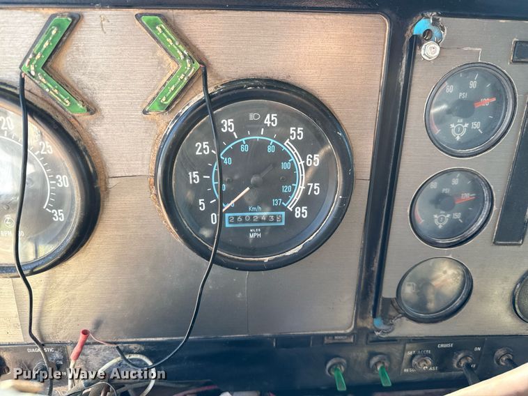 image for item ED5745 1990 International 9300 dump truck