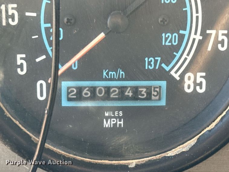 image for item ED5745 1990 International 9300 dump truck