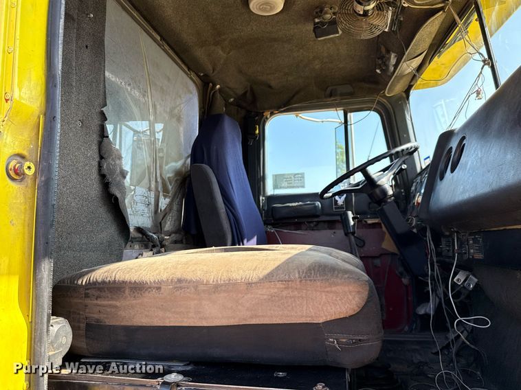 image for item ED5745 1990 International 9300 dump truck