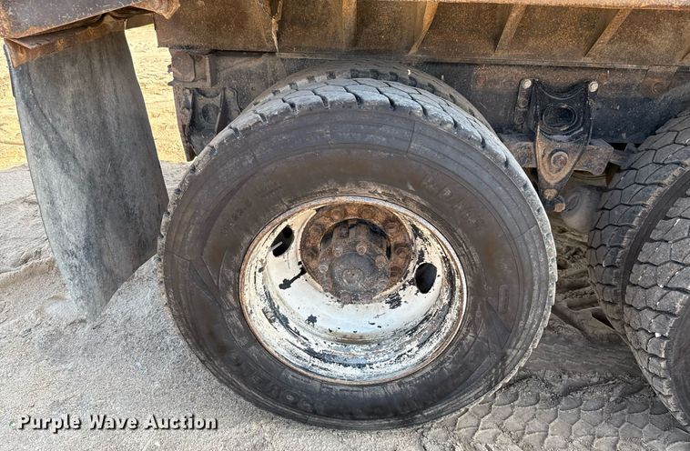 image for item ED5745 1990 International 9300 dump truck
