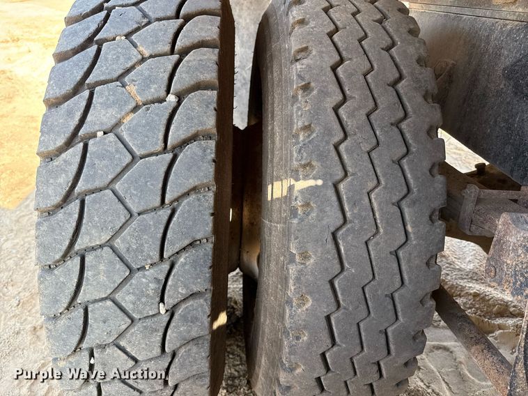 image for item ED5745 1990 International 9300 dump truck