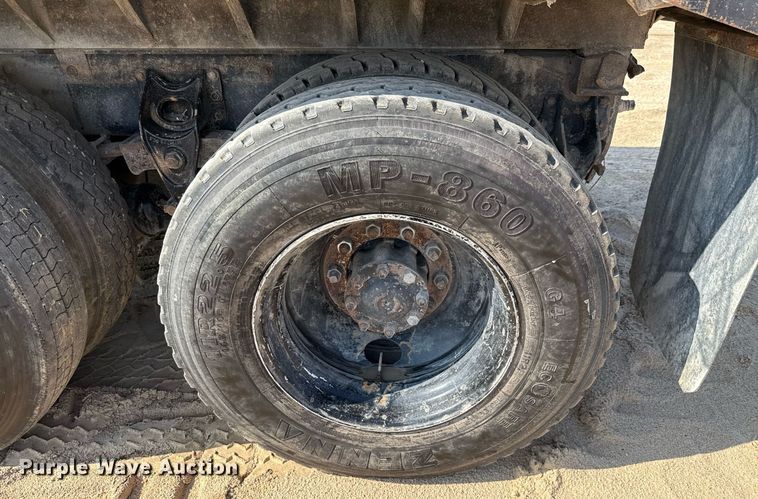 image for item ED5745 1990 International 9300 dump truck