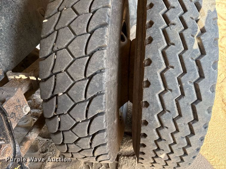 image for item ED5745 1990 International 9300 dump truck