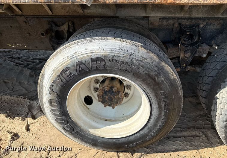 image for item ED5745 1990 International 9300 dump truck