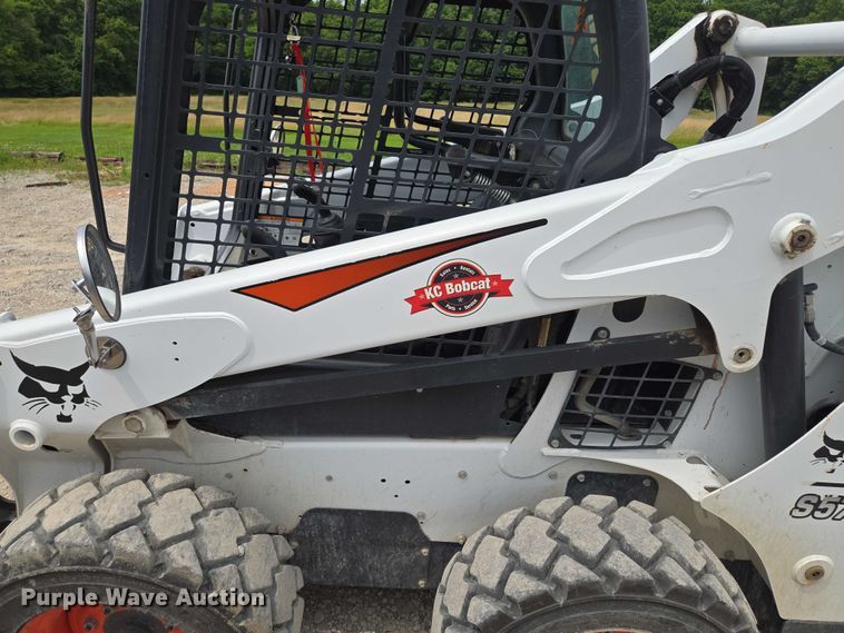 image for item EF1514 2018 Bobcat S570 skid steer loader