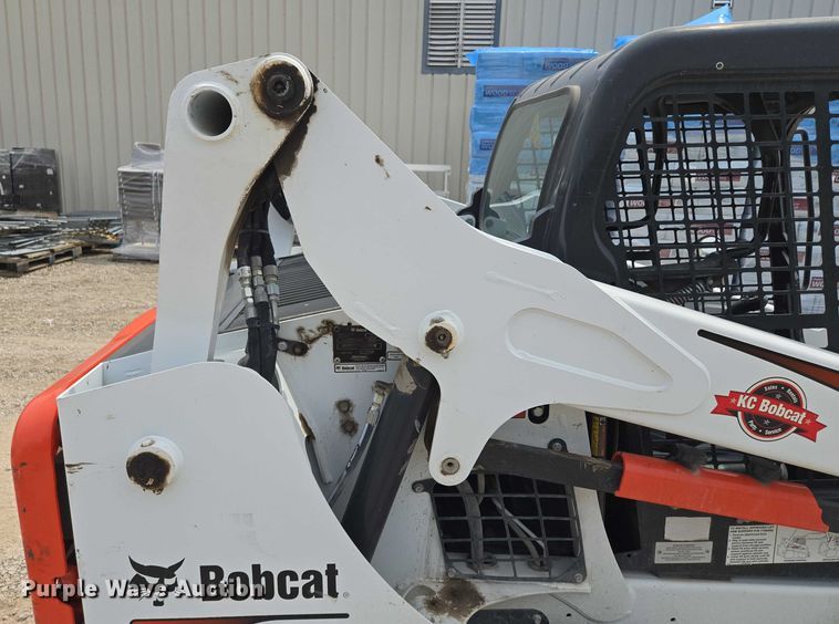 image for item EF1514 2018 Bobcat S570 skid steer loader