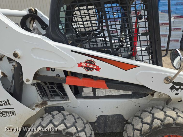 image for item EF1514 2018 Bobcat S570 skid steer loader