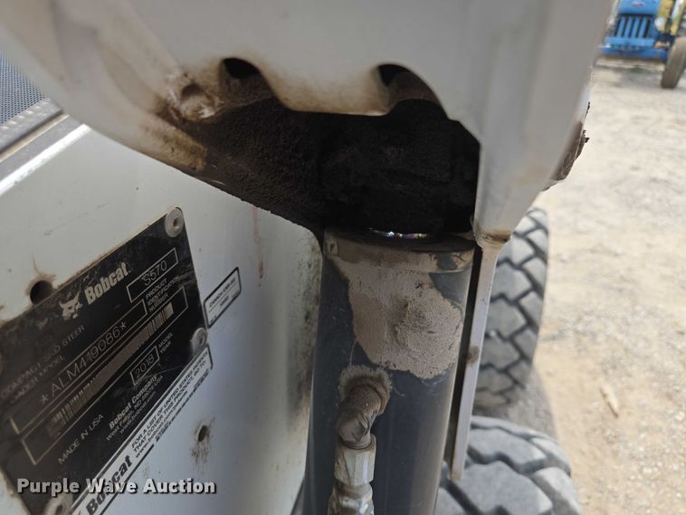 image for item EF1514 2018 Bobcat S570 skid steer loader