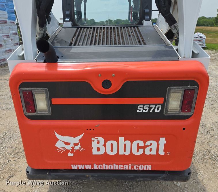 image for item EF1514 2018 Bobcat S570 skid steer loader