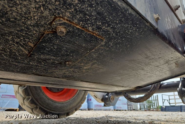 image for item EF1514 2018 Bobcat S570 skid steer loader