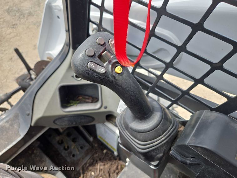 image for item EF1514 2018 Bobcat S570 skid steer loader