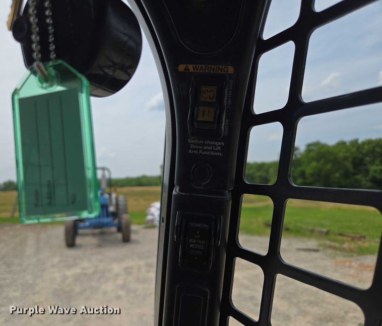 image for item EF1514 2018 Bobcat S570 skid steer loader