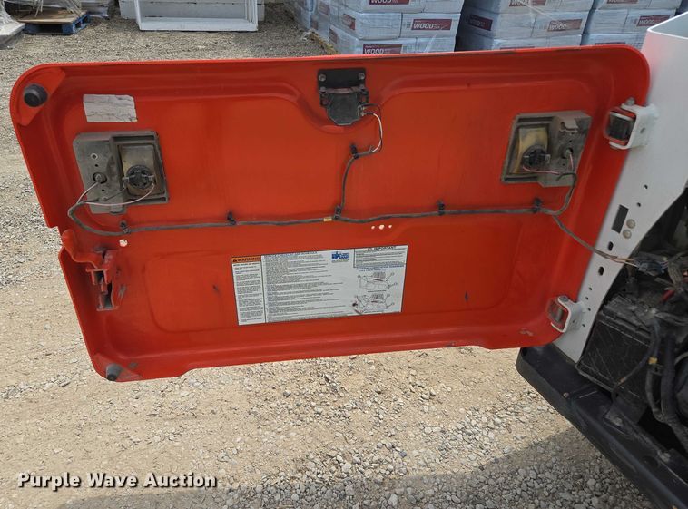 image for item EF1514 2018 Bobcat S570 skid steer loader