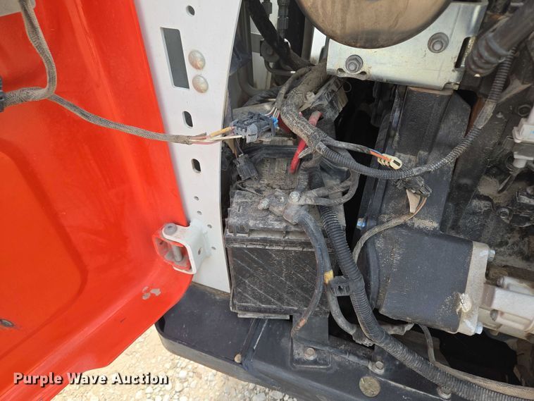 image for item EF1514 2018 Bobcat S570 skid steer loader