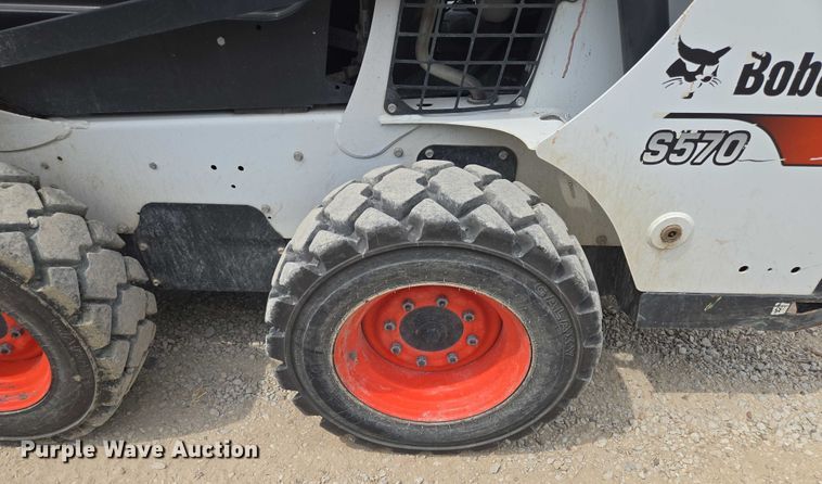 image for item EF1514 2018 Bobcat S570 skid steer loader