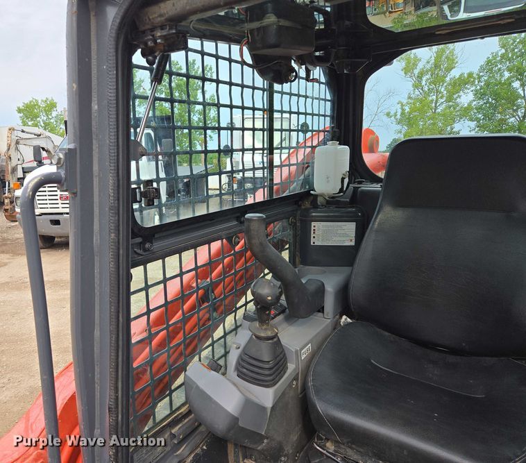 image for item EF1517 2019 Kubota SVL75-2 tracked skid steer loader