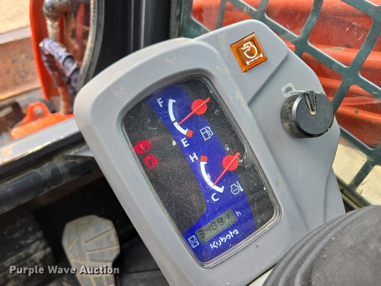 image for item EF1517 2019 Kubota SVL75-2 tracked skid steer loader