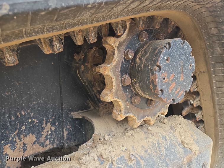 image for item EF1517 2019 Kubota SVL75-2 tracked skid steer loader