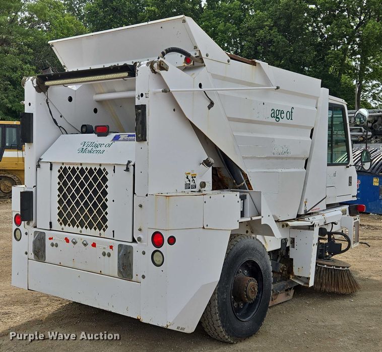 image for item EF1518 2008 Allianz 3000 street sweeper truck