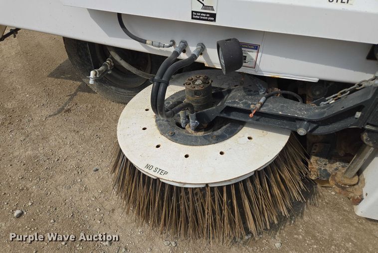 image for item EF1518 2008 Allianz 3000 street sweeper truck