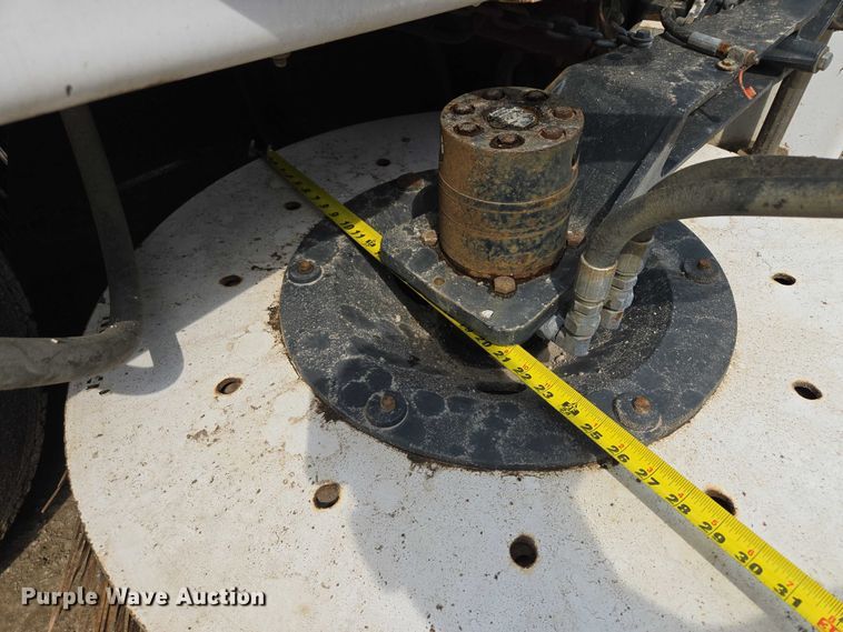 image for item EF1518 2008 Allianz 3000 street sweeper truck