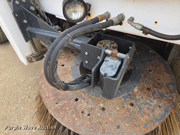 image for item EF1518 2008 Allianz 3000 street sweeper truck