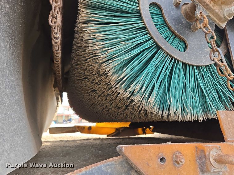 image for item EF1518 2008 Allianz 3000 street sweeper truck