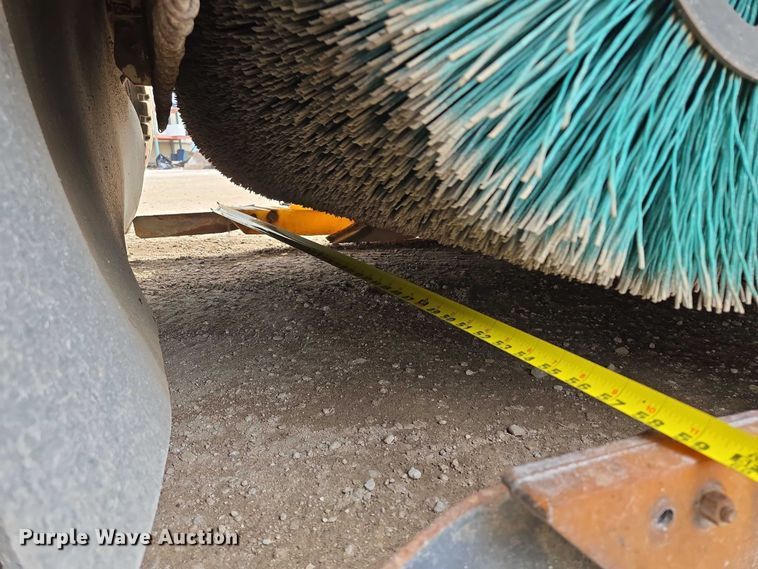 image for item EF1518 2008 Allianz 3000 street sweeper truck