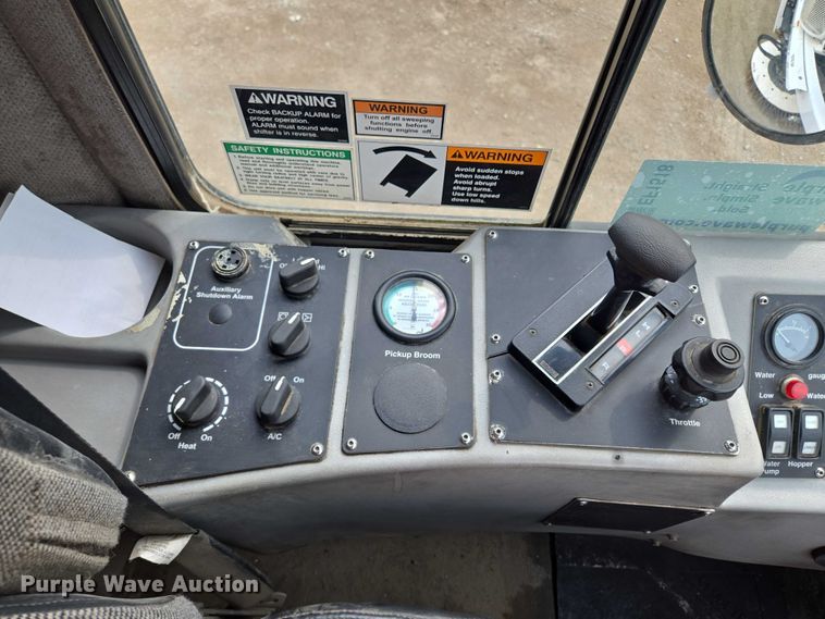 image for item EF1518 2008 Allianz 3000 street sweeper truck