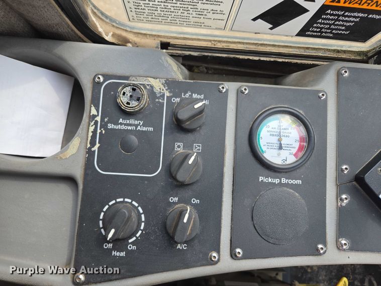 image for item EF1518 2008 Allianz 3000 street sweeper truck