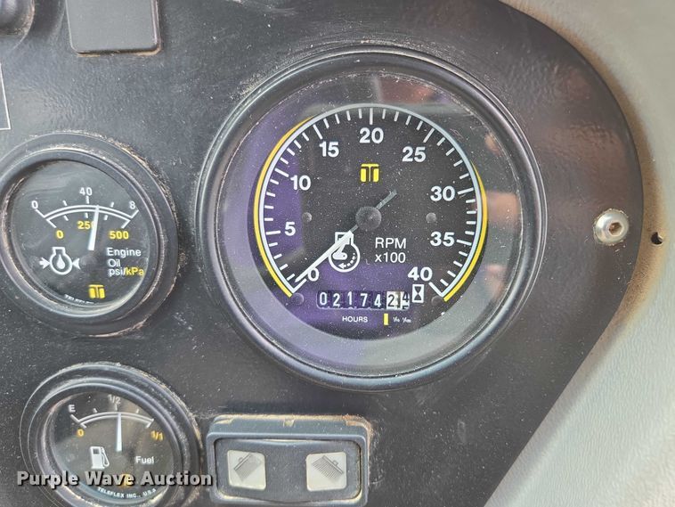 image for item EF1518 2008 Allianz 3000 street sweeper truck