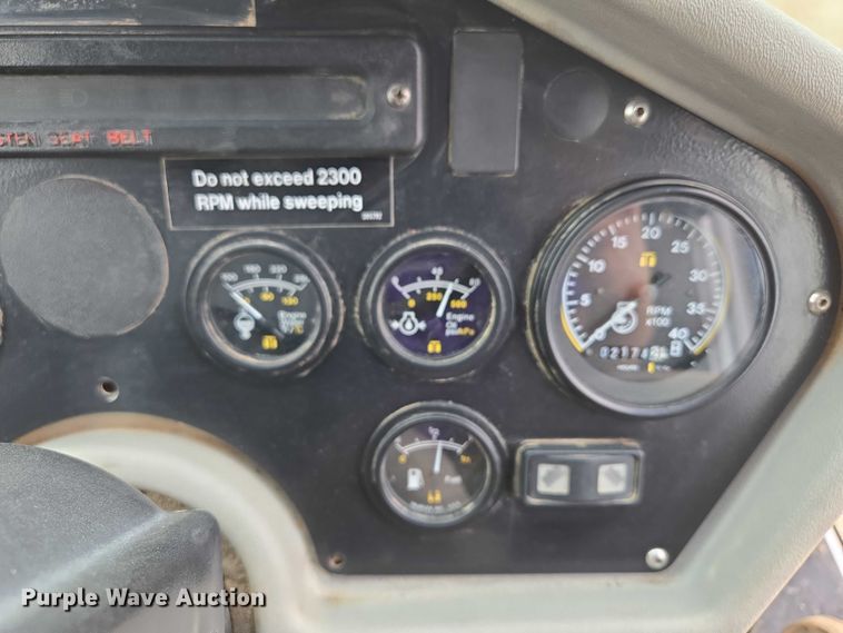 image for item EF1518 2008 Allianz 3000 street sweeper truck