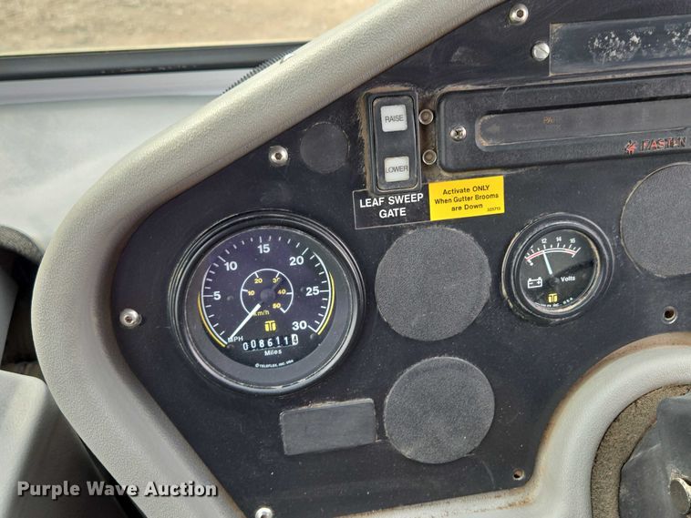 image for item EF1518 2008 Allianz 3000 street sweeper truck